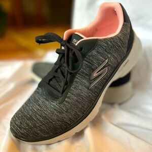 Skechers GoWalk 6 Black, Heathered Charcoal, & Pink - size 10